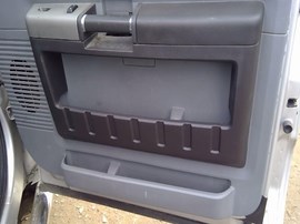 2015 FORD F250SD, SILVER, XLT MODEL. EXTD CAB, 6.2L, FLEX AT 2WD.  F25226